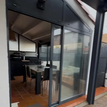 Maison A La *